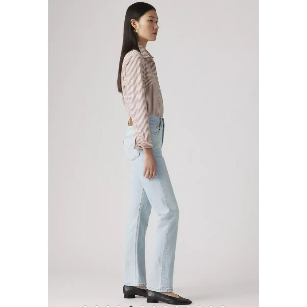 New Levi's 27x32 Premium 501 Original Fit Women's Jeans Wow Me Over Light Wash - Picture 3 of 5